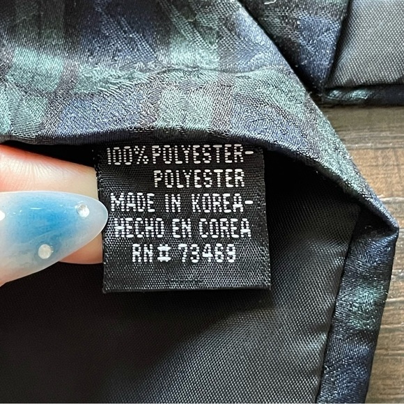 Warner Bros. Vintage 1993 Looney Tunes Mania Plaid Tie - Picture 5 of 7